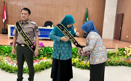 Kepala BKKBN Riau Kukuhkan Pj Bupati Kampar Jadi Bapak Asuh Anak Stunting