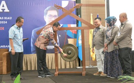 237 Mahasiswa Pascasarjana UNRI Ikut Kuliah Perdana, Bahas Pelayanan Publik