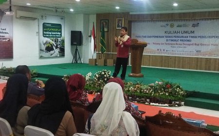Bahas Peran Mahasiswa, Deputi Pengendalian Penduduk BKKBN Beri Kuliah Umum di UMRI