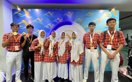 Ikut OlympicAD 2024, Siswa dan Kepsek SMA Muhammadiyah 1 Berkemajuan Raih 5 Medali