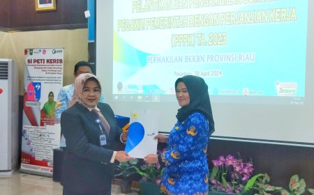 Tetap Fokus pada Program Bangga Kencana, Kepala BKKBN Riau Lantik 20 Orang PPPK