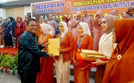 562 Siswa SMK Keuangan Pekanbaru Resmi Dilepas, Ketua Yayasan Prospek: Jangan Berhenti Menuntut Ilmu