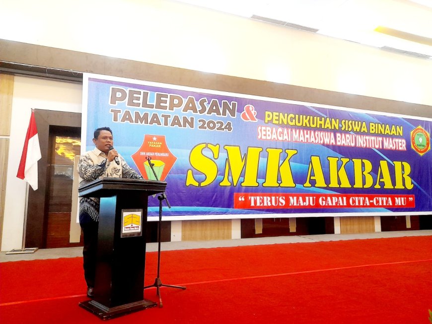 Lepas Alumni SMK Akbar, Edi Haryono Ingatkan Jangan Puas dengan Selembar Ijazah