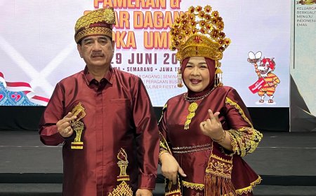 Kepala BKKBN Riau Juara 1 Fashion Show pada Pameran dan Gelar Dagang di Semarang
