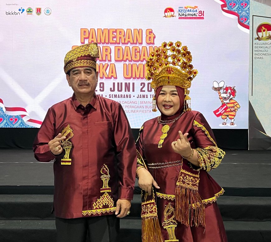 Kepala BKKBN Riau Juara 1 Fashion Show pada Pameran dan Gelar Dagang di Semarang