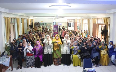 Tangkal Hoaks Pemilu, Nasyiatul Aisyiyah Riau Beri Latihan Digital Bagi Pendamping Lansia