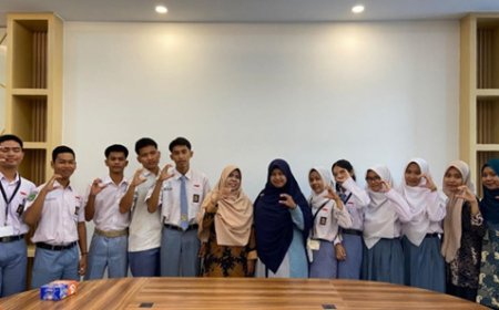 Anggap Penting Keselamatan di Laboratorium, Prodi Kimia UMRI Latih Sembilan Siswa SMK