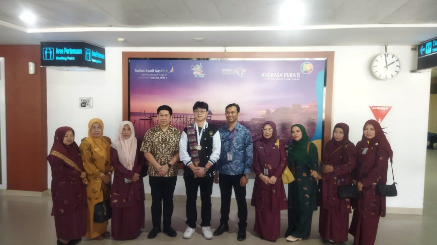 Bikin Bangga, Gilbert, Siswa Riau Raih Medali di Ajang International Economic Olympiad di Hong kong