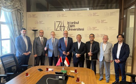 Berangkat ke Turki, Rektor UIR Lakukan Hal Ini di Istanbul Sabahatin Zaim University
