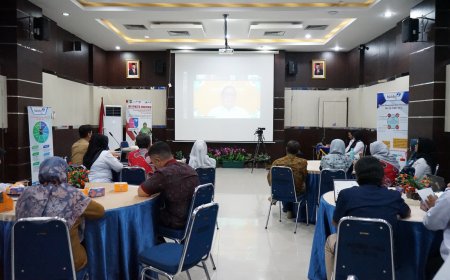 Plt Kepala BKKBN Buka Peluncuran Laporan Kependudukan Indonesia