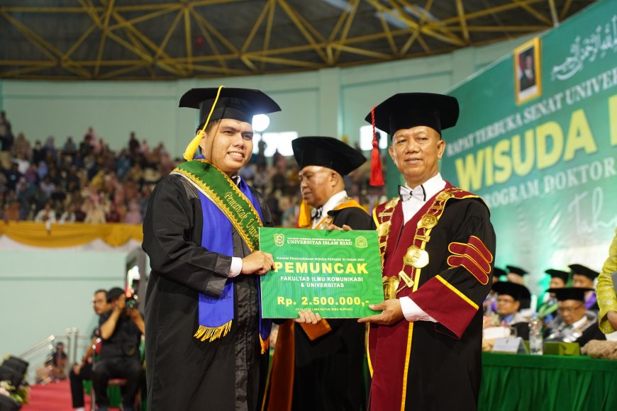 Wisuda Perdana Setelah Akreditasi Unggul, UIR Kukuhkan 2.577 Lulusan