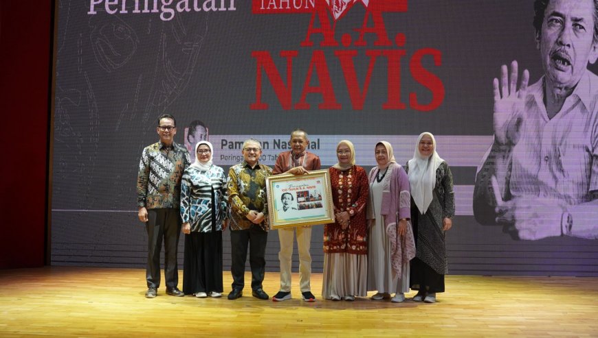 Merayakan 100 Tahun Sastrawan A.A. Navis