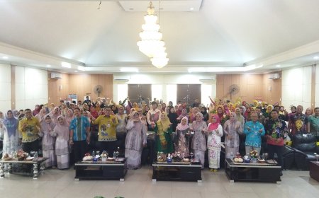 41 Peserta Ikut Lomba Kebaya Berkain Songket yang Digelar DWP Disdik Riau