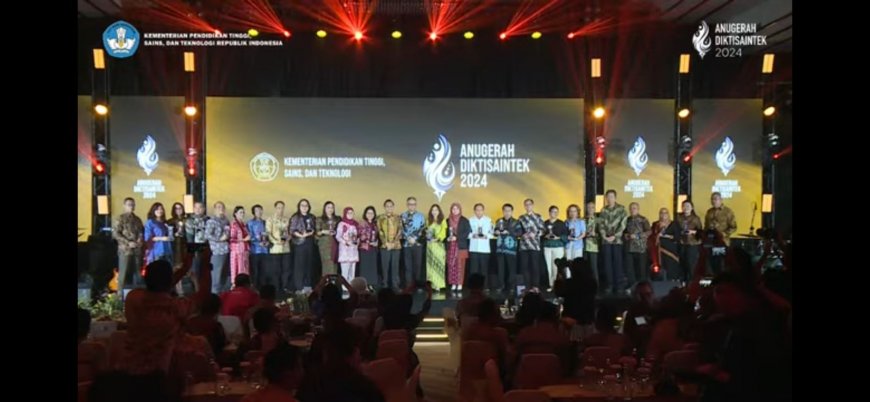 Unggul dalam Kerjasama Industri, UIR Raih Gold Winner Anugerah Diktisaintek 2024