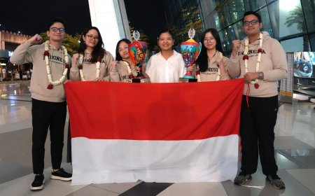 Mahasiswa Indonesia Raih Penghargaan di Kompetisi Debat Dunia