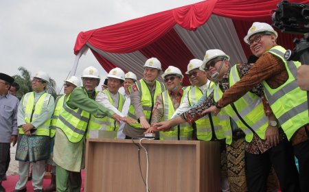 Menteri Abdul Mu'ti Launching PMB UMRI dan Lakukan Ground Breaking Gedung MMT