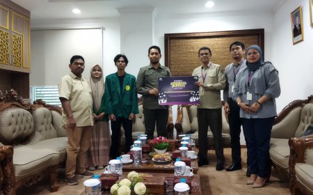 Tujuh Mahasiswa UMRI Terima Beasiswa dari Bank Mega Syariah Pekanbaru