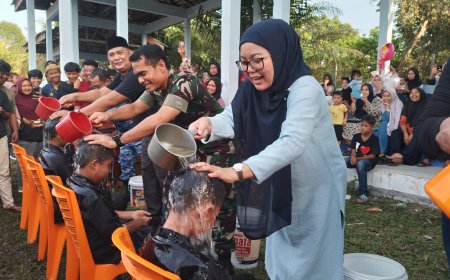 Warga RW 01 Sidomulyo Timur Gelar Balimau Kasai Bersama Danlanud Roesmin Nurjadin