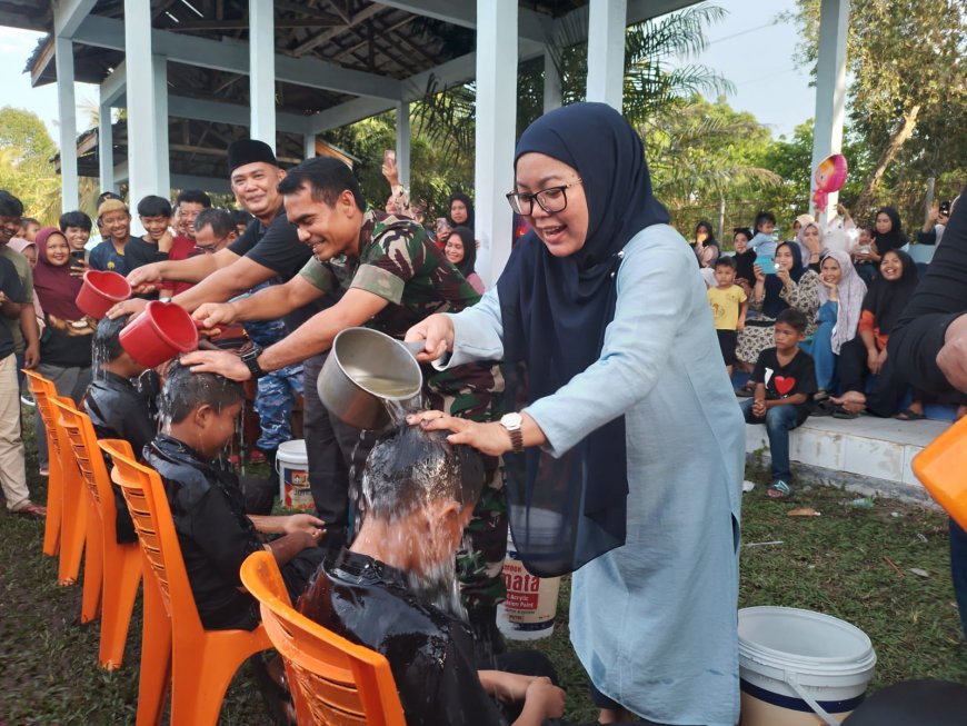 Warga RW 01 Sidomulyo Timur Gelar Balimau Kasai Bersama Danlanud Roesmin Nurjadin