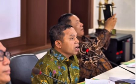 Peserta Didik Bakal Diberi Seragam Gratis, Begini Kata Gubri