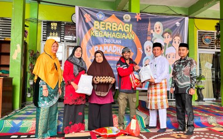 Siswa dan Dhuafa Terima Bantuan Ramadan dari SMAN 9 Pekanbaru