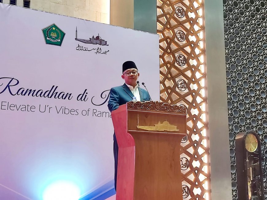 Mendikdasmen Beri Ceramah Tarawih di Masjid Istiqlal Jakarta