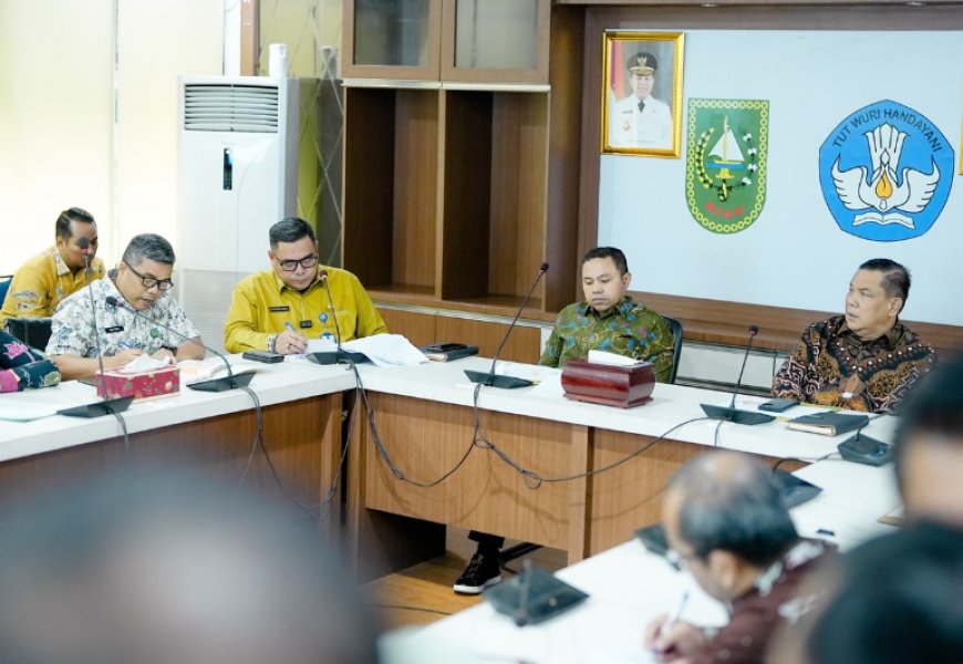 Cegah Putus Sekolah, Gubri Pertanyakan Daya Tampung SMA dan SMK di Provinsi Riau