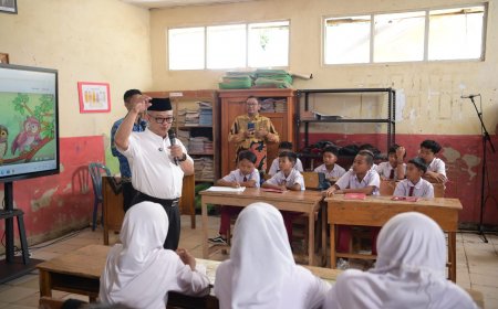 Mendikdasmen Abdul Mu'ti Ajak Murid SD di Bogor Jaga Alam dan Hormati Guru