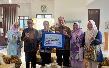 BKKBN Riau Serahkan PAGU DAK Rp11,8 Miliar untuk Program KB di Inhil