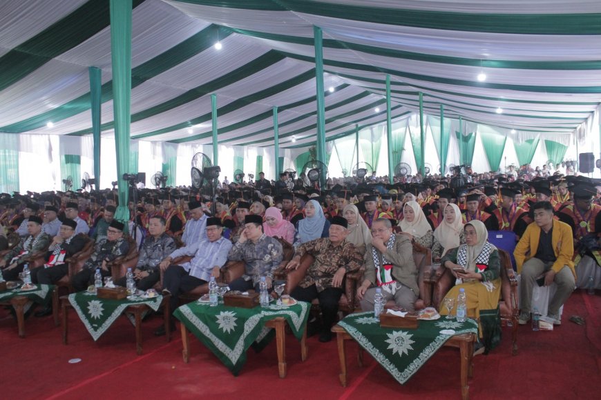 Tamu dan Undangan Wisuda