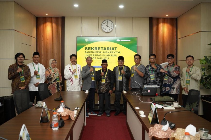 Tiga Dosen Terbaik UIR Resmi Daftar Bakal Calon Rektor UIR 2025-2029
