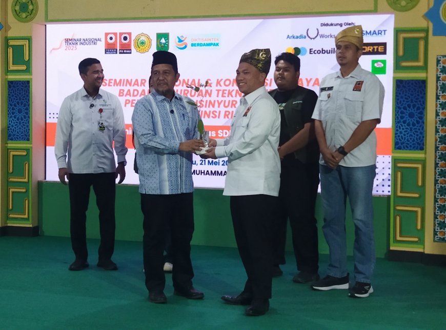Rektor Umri Ingatkan Industri Harus Dibarengi Etika di Tengah Gelombang Teknologi AI