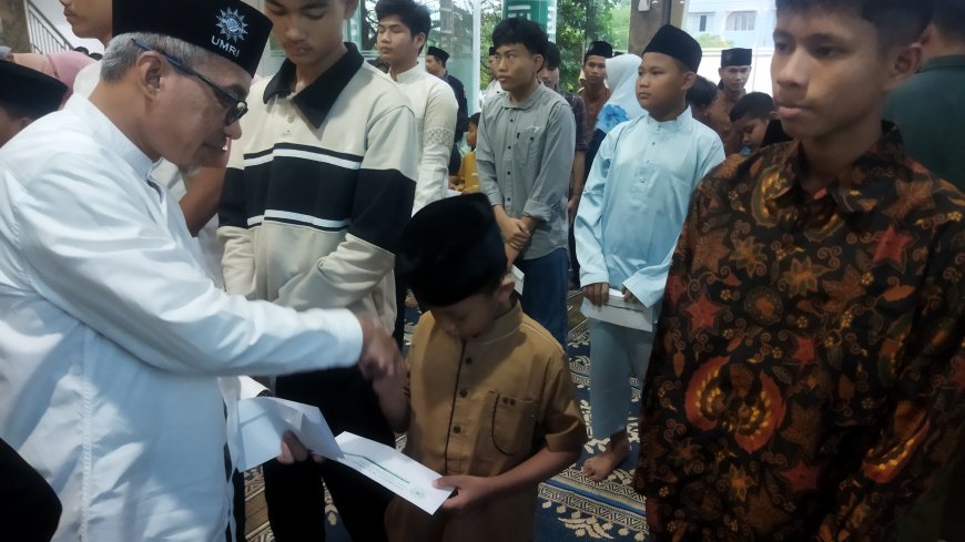 Rayakan Milad Ke-17, Umri Salurkan Santunan untuk Anak Yatim