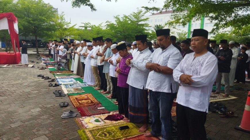 Seribu Lebih Jemaah Ikut Salat Ied di Kampus Umri