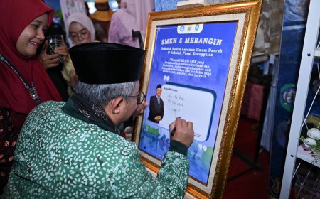 Empat SMK di Jambi Resmi Jadi BLUD, Murid Kini Bisa Belajar Sambil Mengelola Usaha