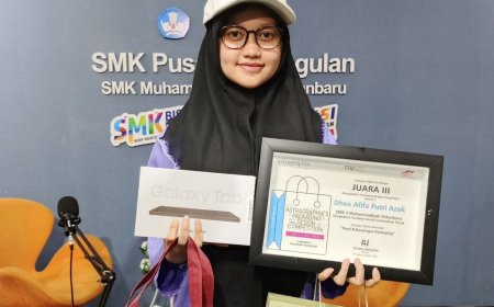Dhea Siswi SMK MUDA Toreh Prestasi di Ajang Astragraphia's Packaging Design Competition