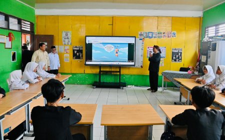 Prabowo Canangkan Digitalisasi Pendidikan, Semua Sekolah Punya Layar Interaktif dalam Setahun