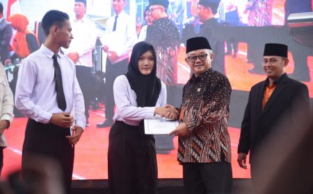 Mendikdasmen: SMK Harus Jadi Ujung Tombak Cetak Generasi Siap Kerja dan Berdaya Saing Global