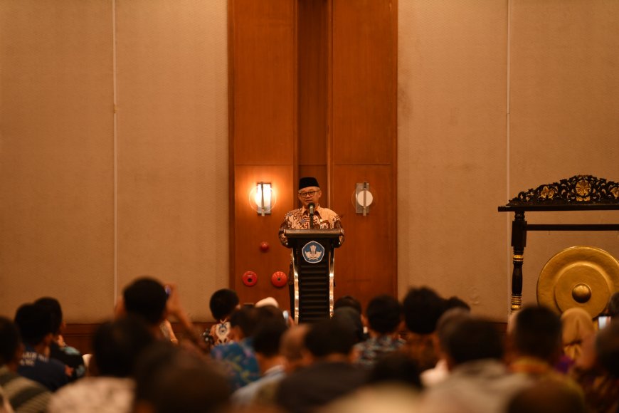 Guru Jadi Kunci Sukses Revitalisasi SMK, Bukan Hanya Peralatan Canggih