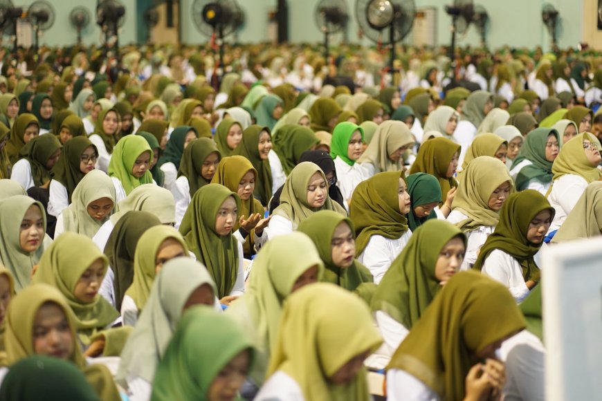 5.988 Mahasiswa UIR Ikuti Kuliah Perdana, Kampus Terapkan Kurikulum Berbasis Riset dan Inovasi