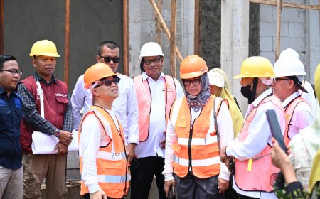 Wamen Atip Tinjau Pembangunan Sekolah Baru Persis di Serang, Pastikan Keselamatan dan Kenyamanan Siswa Terjamin