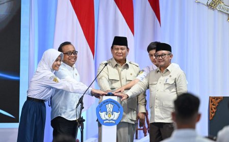Presiden Prabowo Resmikan Program Digitalisasi Pembelajaran: 173 Ribu Panel Digital Sudah Tiba di Sekolah