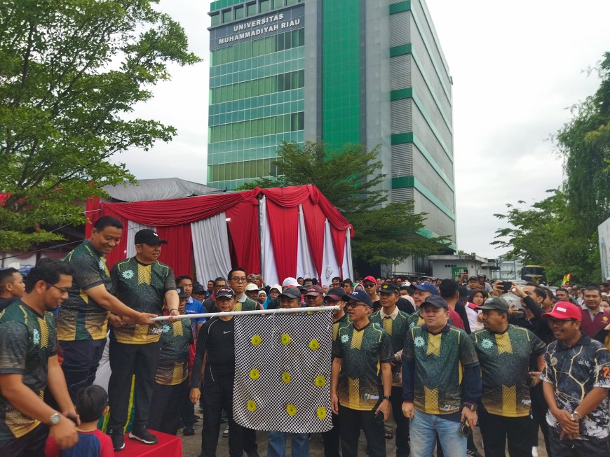 Meriah, Jalan Santai Milad Ke-113 Muhammadiyah di Kampus Umri Diikuti Ribuan Orang