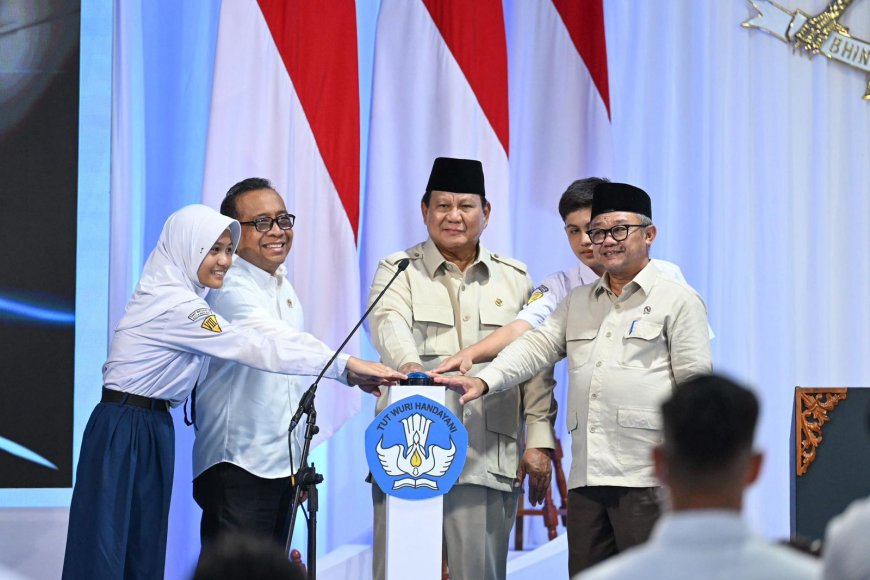 Presiden Prabowo Resmikan Program Digitalisasi Pembelajaran: 173 Ribu Panel Digital Sudah Tiba di Sekolah