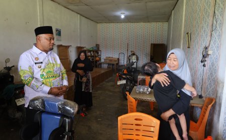 Pemkab Siak Salurkan Kursi Roda dan Alat Bantu Dengar untuk Disabilitas dan Lansia