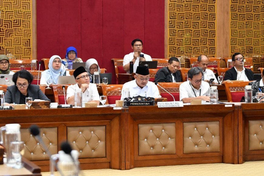 2.798 Satuan Pendidikan Terdampak Banjir dan Longsor, Kemendikdasmen Lakukan Hal Ini