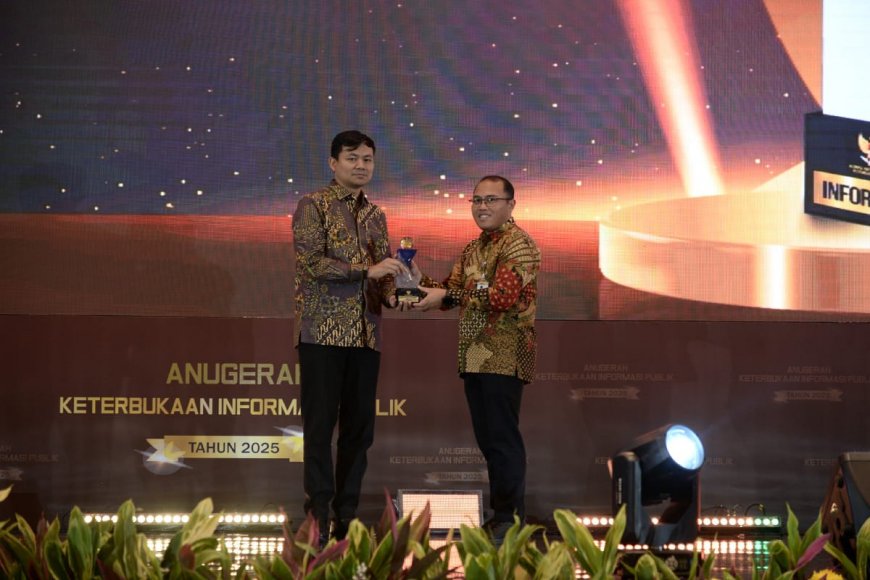 Kemendikdasmen Kembali Raih Predikat Informatif pada Anugerah Keterbukaan Informasi Publik 2025