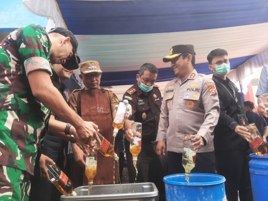 Bupati Inhil Apresiasi Bea Cukai Tembilahan Musnahkan Barang Ilegal Senilai Rp3,1 Miliar