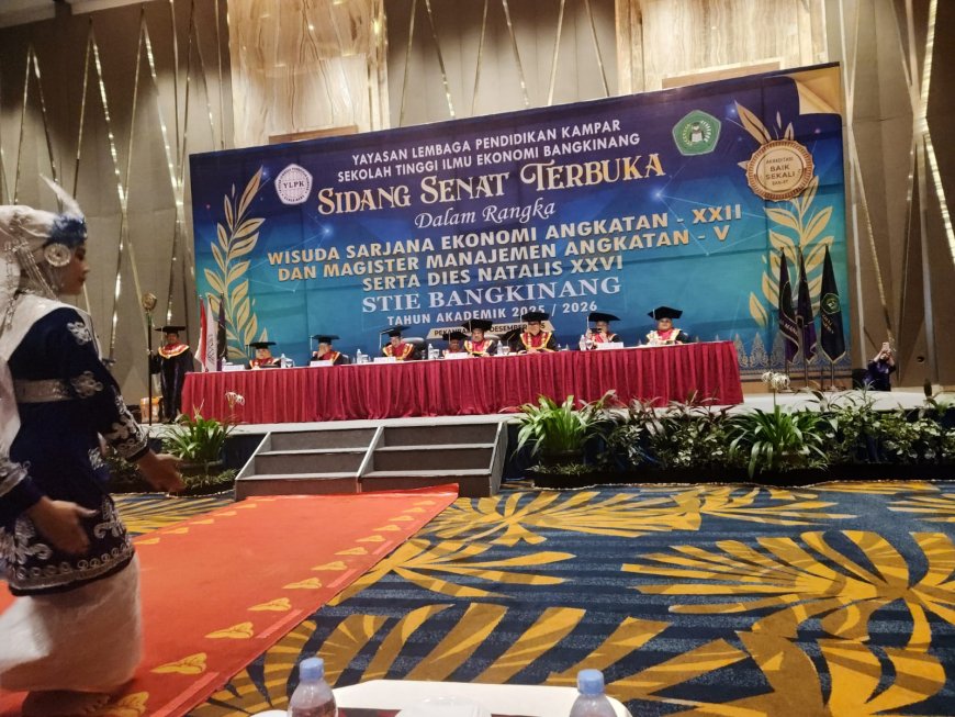 STIE Bangkinang Wisuda 128 Lulusan S1 dan S2, Tegaskan Komitmen Cetak SDM Unggul untuk Daerah