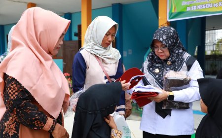 Baznas Siak Salurkan Seragam Sekolah Gratis, Libatkan Penjahit Lokal untuk Ribuan Siswa